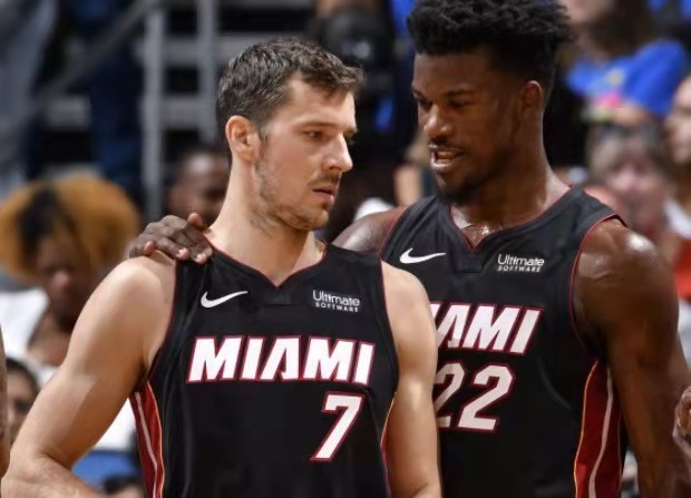 一名球员或 一名球员或