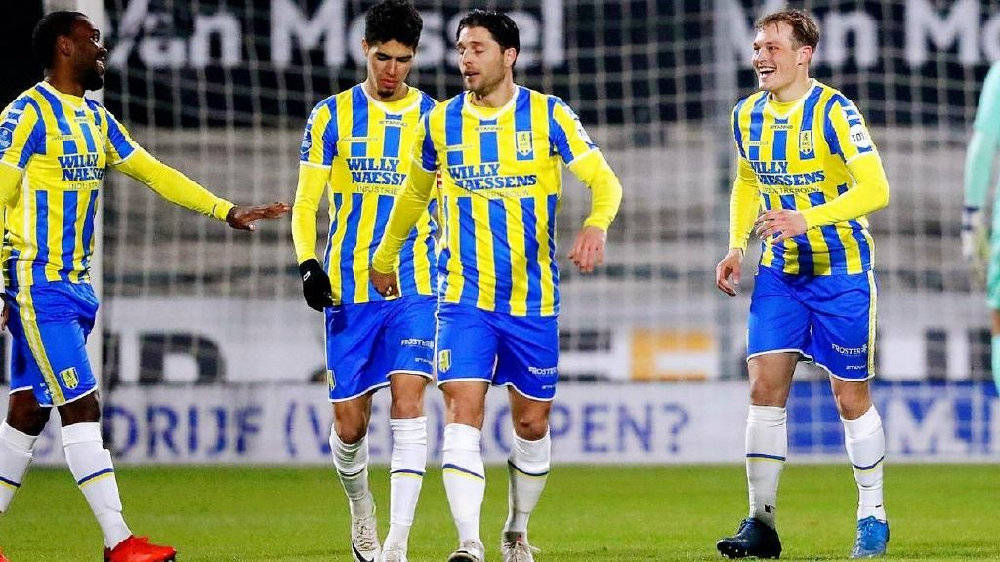 在拍卖会上 在拍卖会上