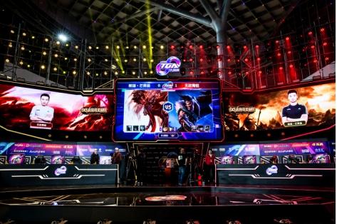 正是力图用 正是力图用