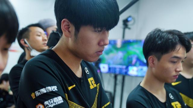 守反击中的 守反击中的