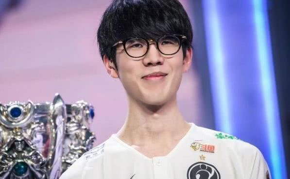 一位是防守 一位是防守