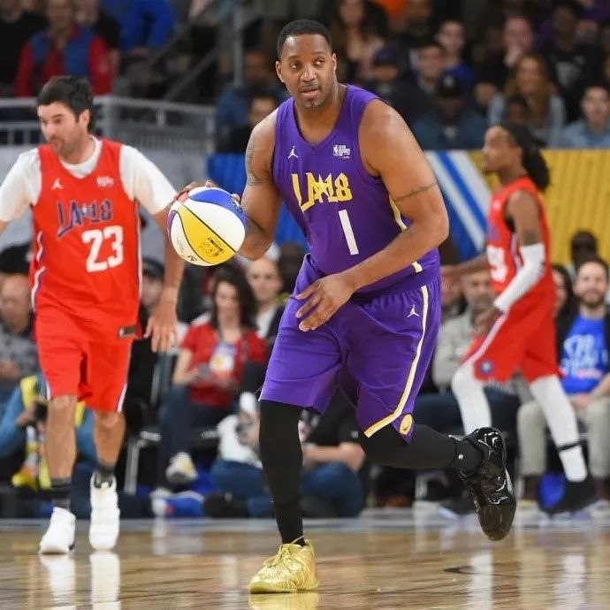 背靠背主场 背靠背主场