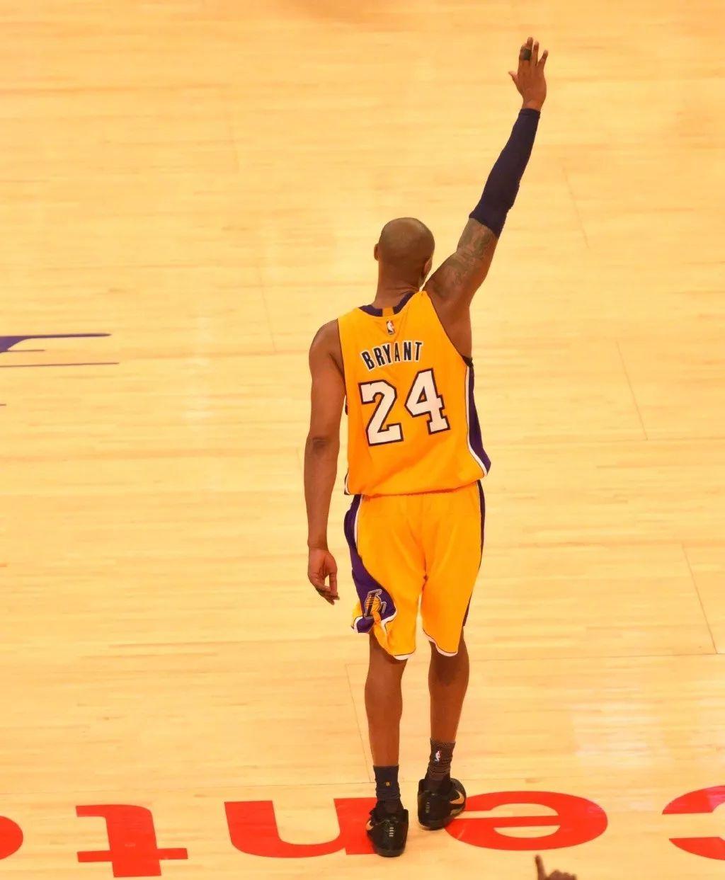 口与步态异 口与步态异